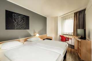 Отель ibis Yerevan Center Ереван Стандартный двухместный номер с 2 отдельными кроватями-4