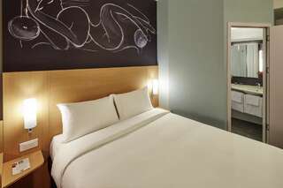 Отель ibis Yerevan Center Ереван Стандартный двухместный номер с 1 кроватью-3